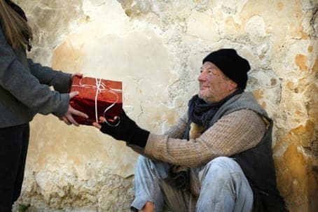 Почему люди стремятся делать пожертвования