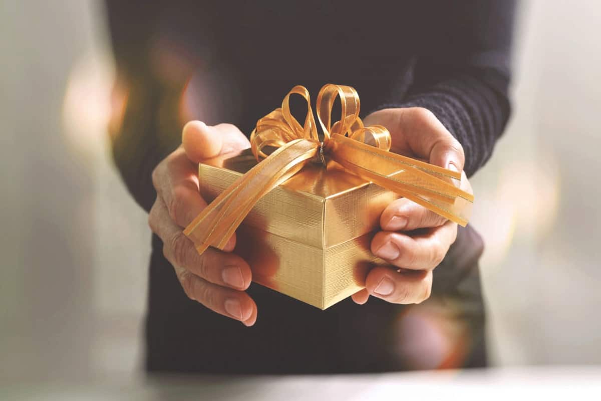 Что подарить на праздник: ТОП подарков со смыслом, которые помогут больным детям