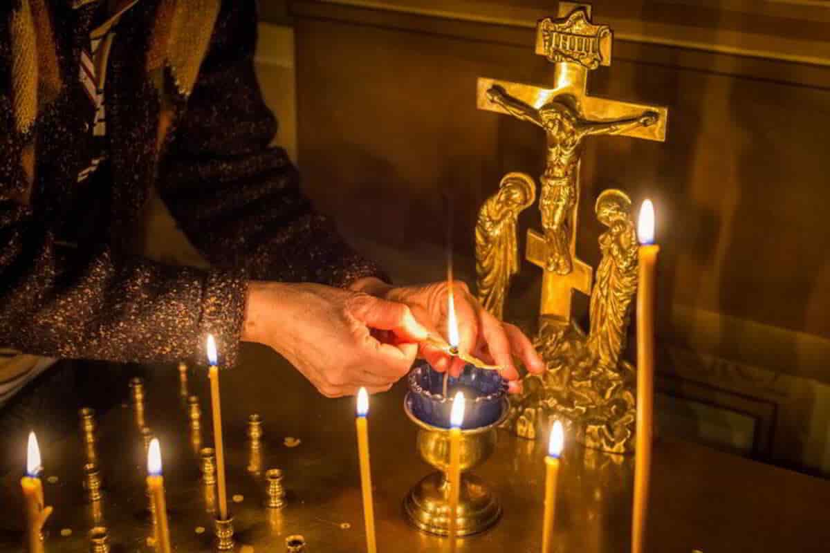 Как ставить свечи в церкви. Основные правила